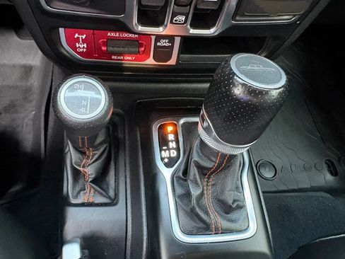 Used 2022 Jeep Gladiator Mojave w/ Cold Weather Group AWD/4WD image 46