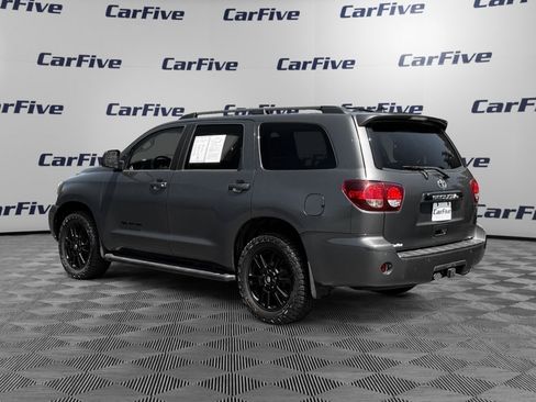 Used 2018 Toyota Sequoia TRD Sport AWD/4WD image 3