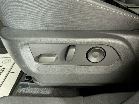 Certified 2025 Buick Envision Preferred image 18