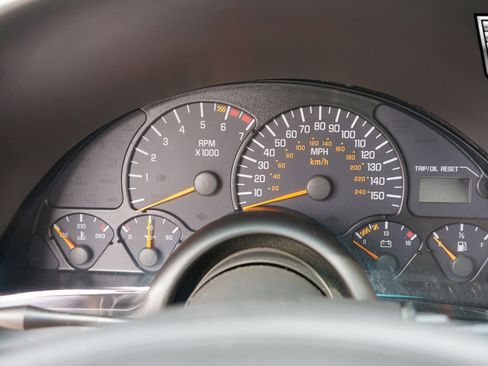 Used 2000 Pontiac Firebird Formula w/ Security Pkg image 14