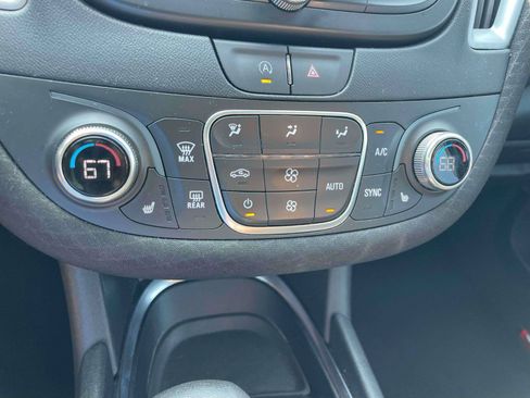 Used 2025 Chevrolet Malibu LT FWD image 17
