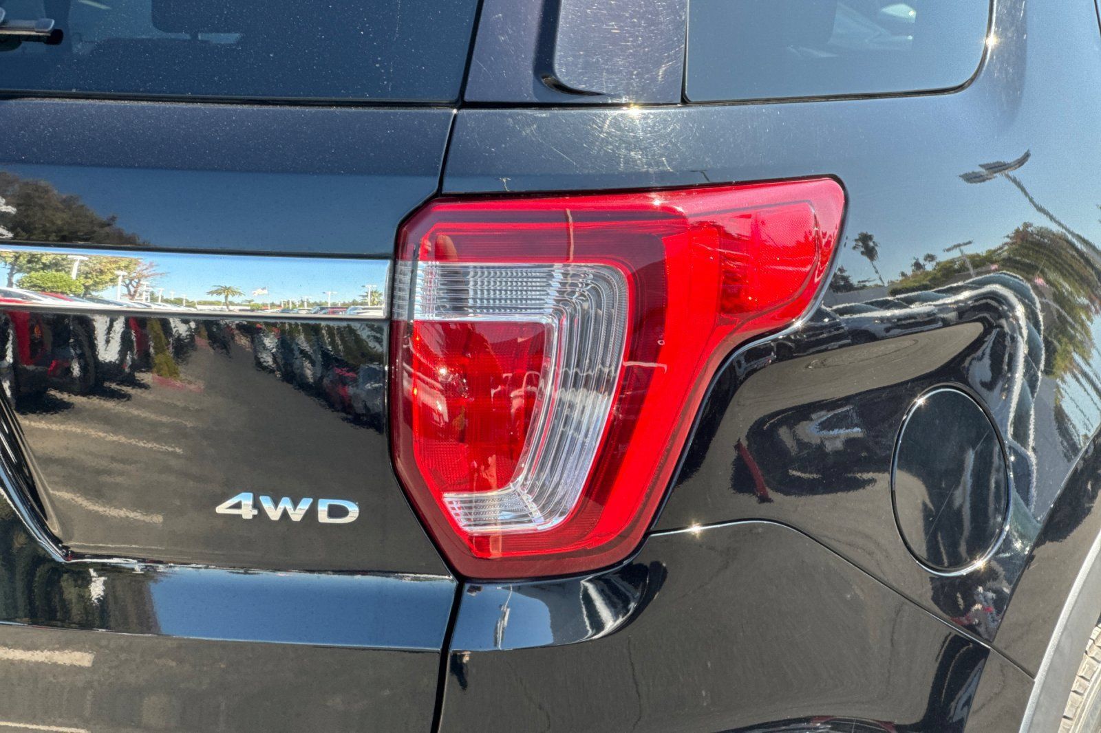 Used 2016 Ford Explorer XLT w/ Equipment Group 202A AWD/4WD image 48