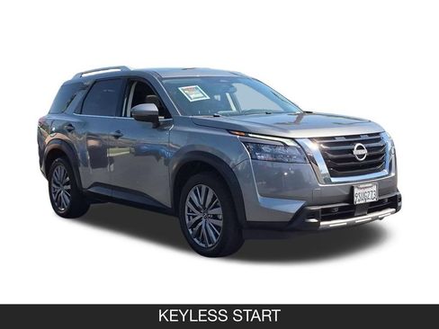 Used 2025 Nissan Pathfinder SL w/ SL Premium Package FWD image 2