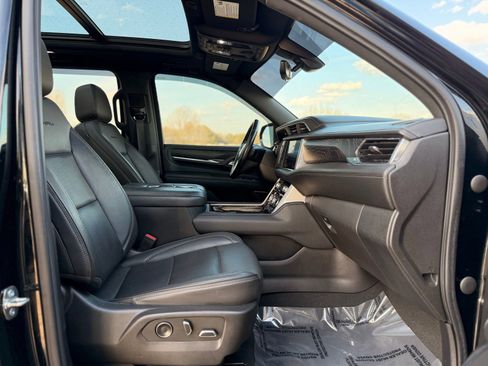 Used 2021 GMC Yukon XL Denali w/ Advanced Technology Package image 28