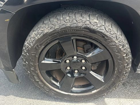 Used 2016 Chevrolet Suburban LTZ AWD/4WD image 35
