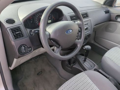 Used 2007 Ford Focus SE image 2