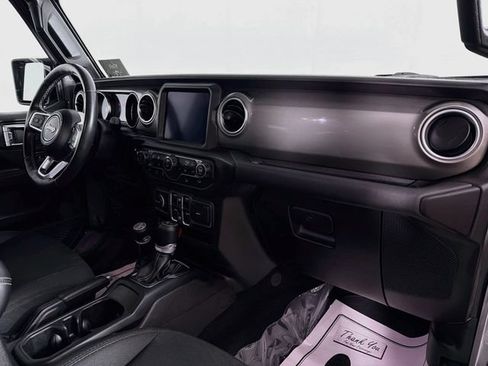 Used 2022 Jeep Wrangler Unlimited Sahara w/ Cold Weather Group AWD/4WD image 31