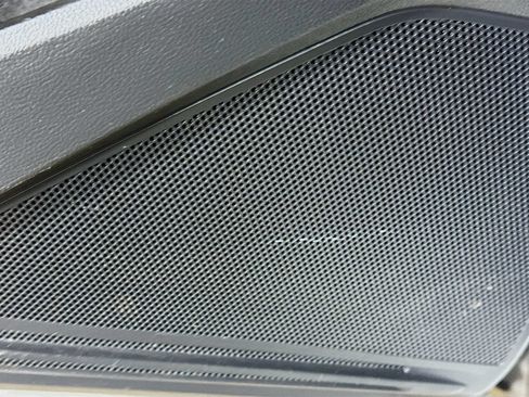 Used 2019 Volkswagen Tiguan SEL FWD image 22