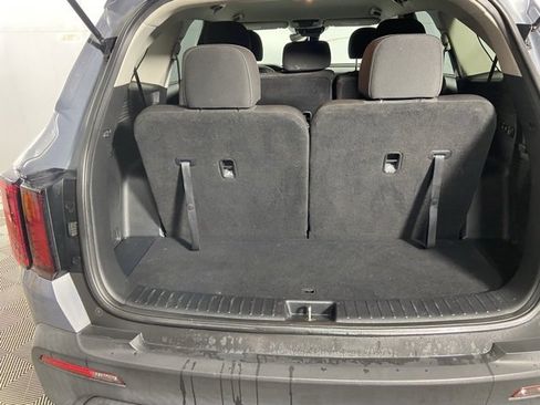 Used 2021 Kia Sorento LX image 9