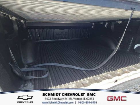 Used 2017 GMC Sierra 1500 SLT w/ SLT Premium Package AWD/4WD image 9