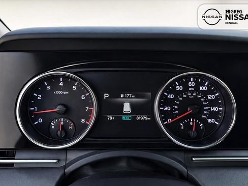 Used 2022 Kia Carnival EX FWD image 9