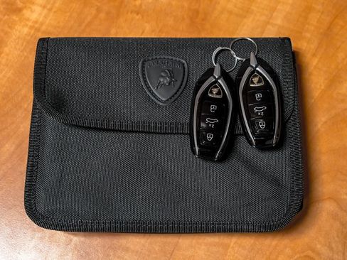 Used 2022 Lamborghini Urus AWD/4WD image 64