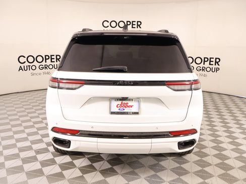 Used 2022 Jeep Grand Cherokee Overland w/ Luxury Tech Group IV RWD image 23