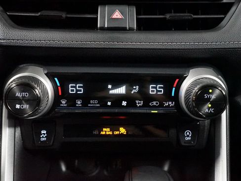 Certified 2025 Toyota RAV4 XLE FWD image 20
