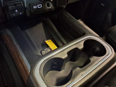 Used 2023 Chevrolet Silverado 2500 High Country w/ Technology Package image 21