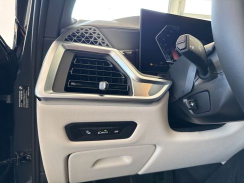 New 2026 BMW X5 xDrive40i w/ Climate Comfort Package image 38