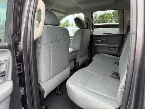 Used 2017 RAM 1500 Classic SLT AWD/4WD image 9