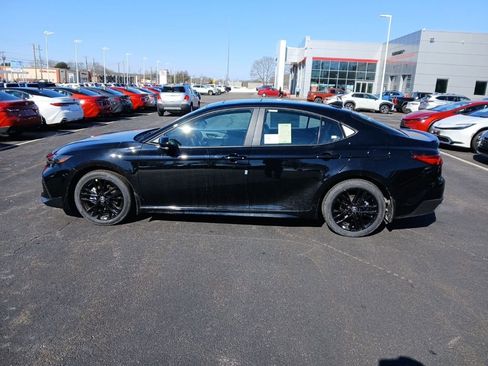 New 2026 Toyota Camry SE image 4