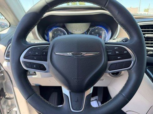 Used 2023 Chrysler Voyager LX FWD image 19
