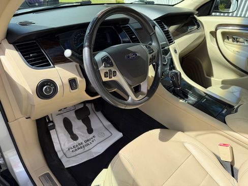 Used 2013 Ford Taurus Limited image 9