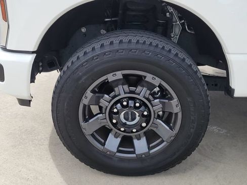 Certified 2024 Ford F250 Lariat w/ Lariat Ultimate Package AWD/4WD image 13