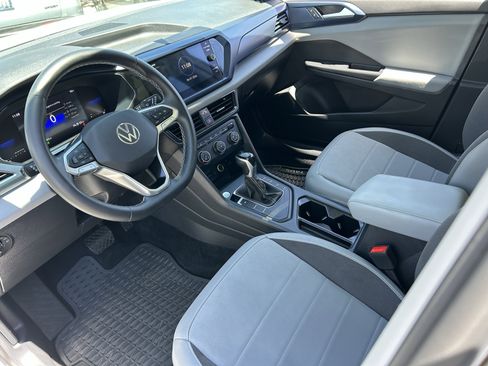 Used 2022 Volkswagen Taos SE FWD image 16