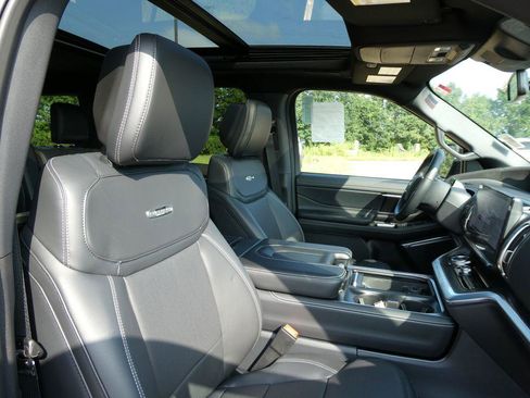 New 2027 Ford Expedition Platinum w/ Stealth Appearance Package AWD/4WD image 10