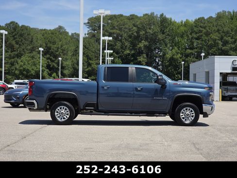 Used 2025 Chevrolet Silverado 2500 LT AWD/4WD image 8