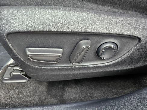 Certified 2025 Toyota Highlander XSE image 26