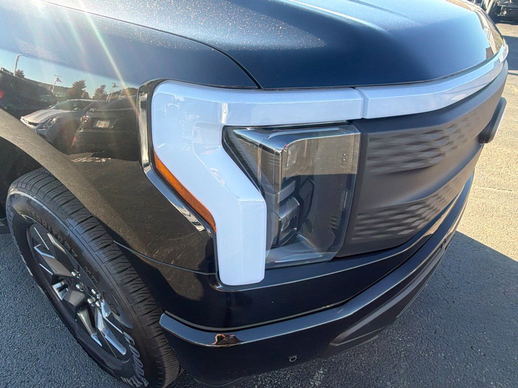 Used 2025 Ford F150 Lightning Flash AWD/4WD image 14