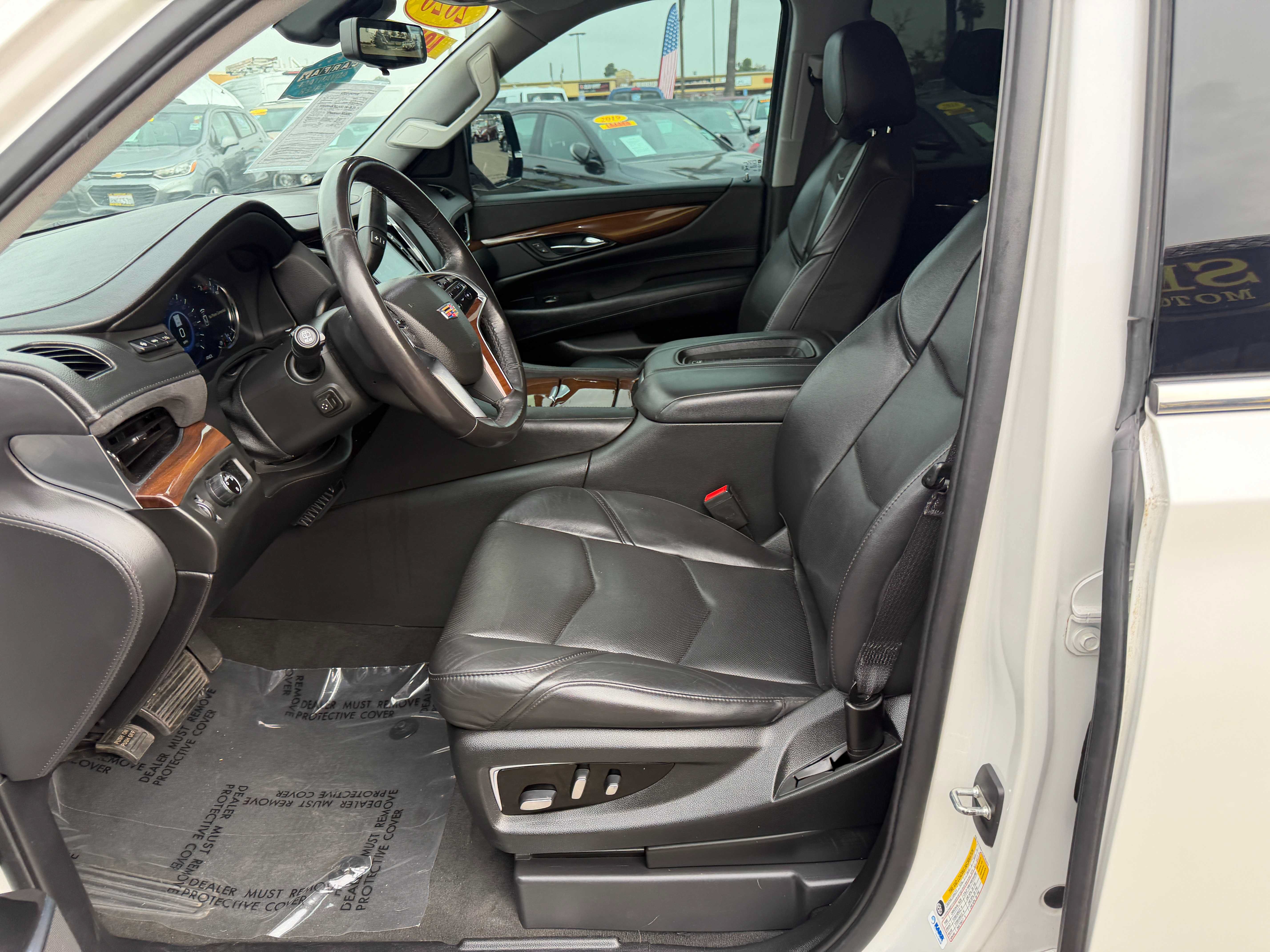 Used 2020 Cadillac Escalade Luxury RWD image 24