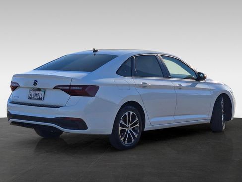 Used 2024 Volkswagen Jetta Sport FWD image 4