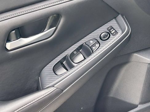 Used 2025 Nissan Sentra SV w/ All-Weather Package FWD image 15