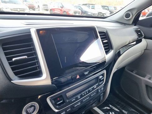 Used 2016 Honda Pilot Touring image 14