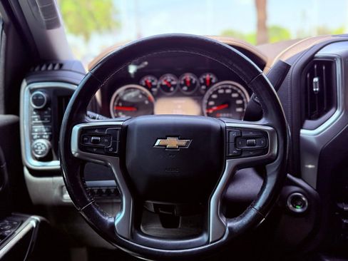 Used 2022 Chevrolet Silverado 2500 LTZ w/ LTZ Plus Package AWD/4WD image 17