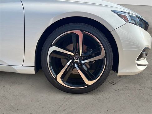 Used 2019 Honda Accord Sport image 15