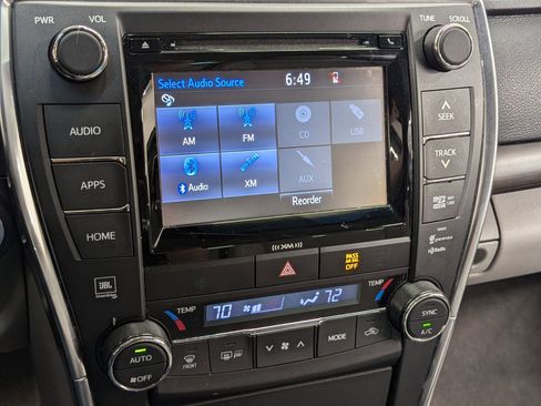 Used 2017 Toyota Camry XSE image 25