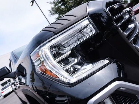 Used 2021 GMC Sierra 1500 AT4 w/ AT4 Value Package AWD/4WD image 16
