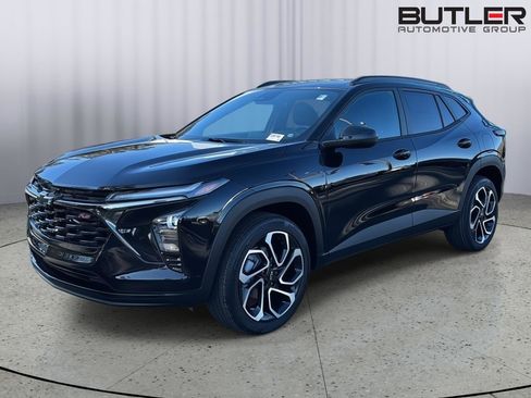 New 2026 Chevrolet Trax RS w/ Driver Confidence Package image 2