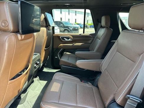 Certified 2024 Chevrolet Tahoe High Country w/ Advanced Technology Package AWD/4WD image 17