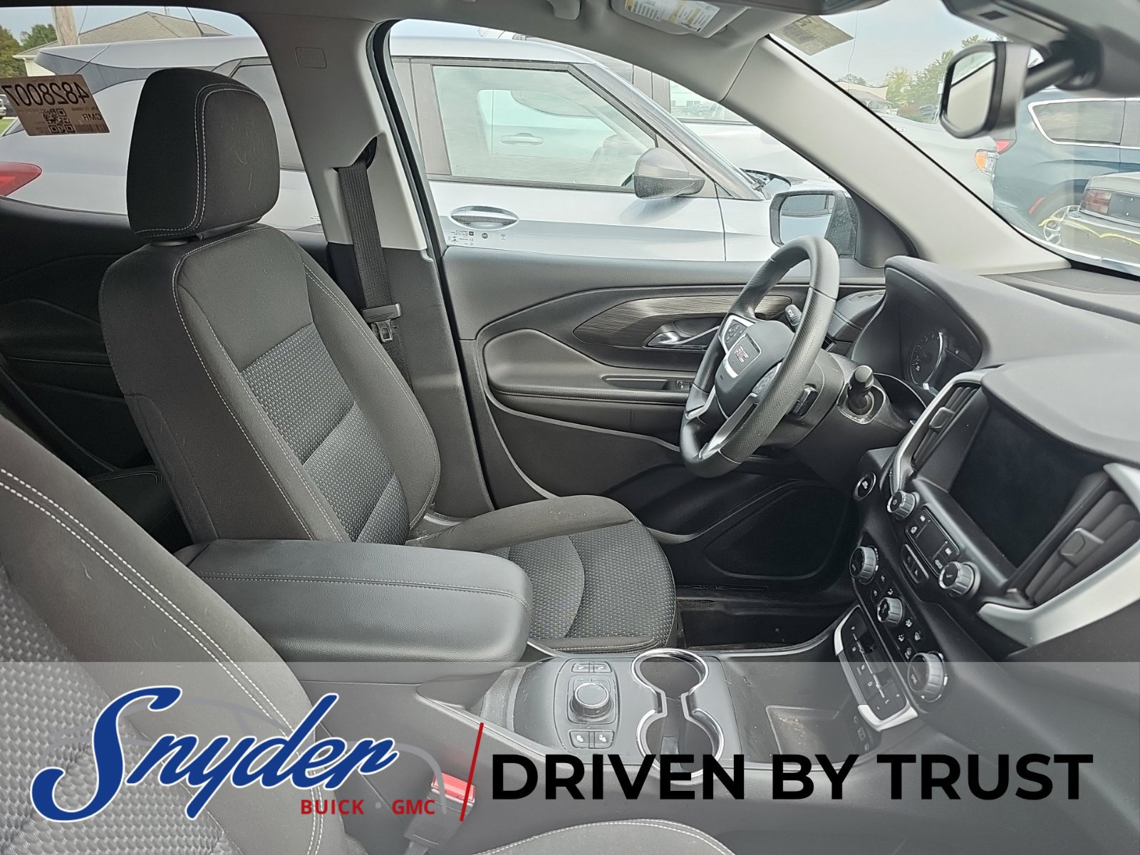 Used 2023 GMC Terrain SLE w/ Driver Convenience Package FWD image 4