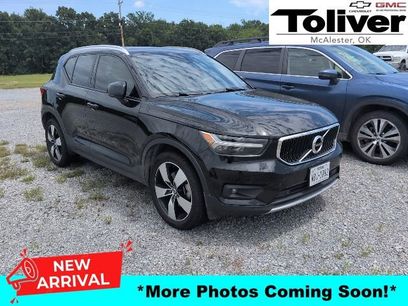 Used 2021 Volvo XC40 T5 Momentum w/ Premium Package