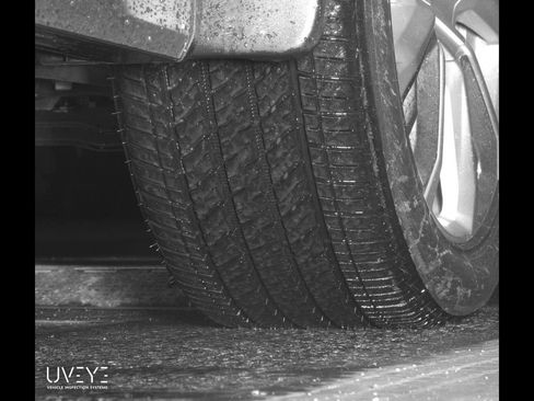 Certified 2023 Chevrolet Silverado 1500 High Country w/ Technology Package image 25