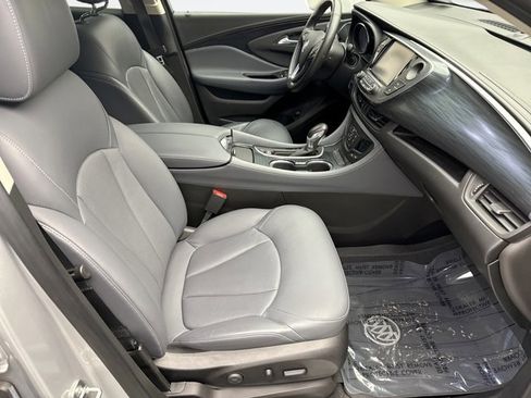 Used 2019 Buick Envision Essence image 17