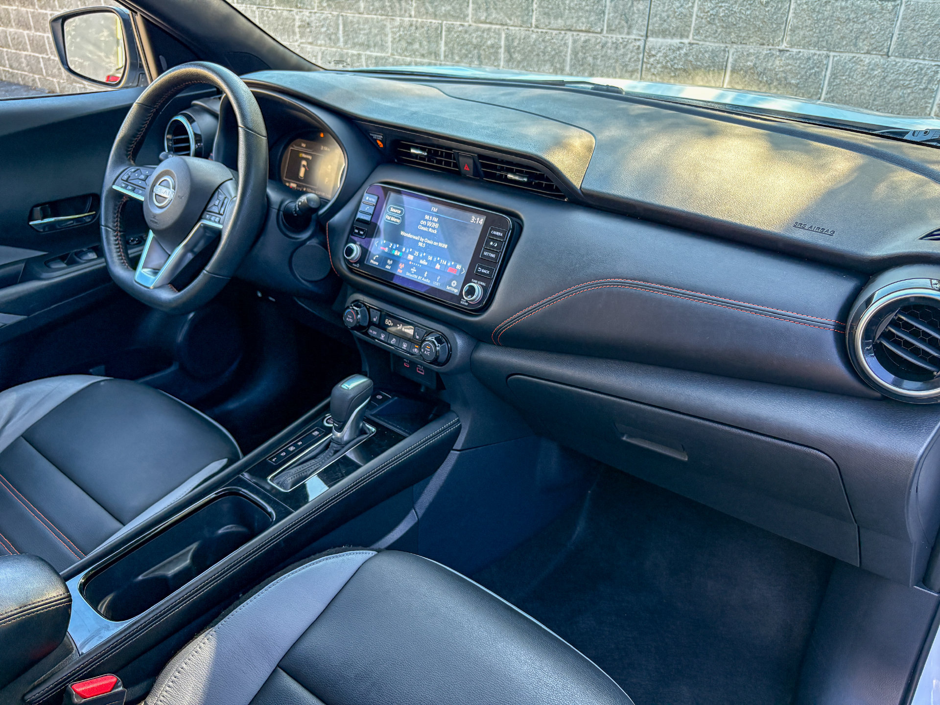 Used 2024 Nissan Kicks SR w/ SR Premium Package FWD image 25