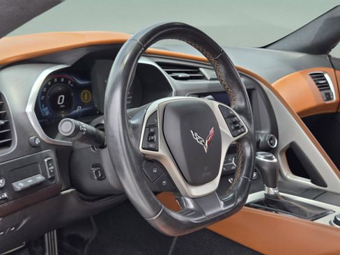 Used 2017 Chevrolet Corvette Stingray Convertible RWD image 11