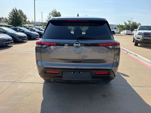 Used 2026 Nissan Pathfinder S AWD/4WD image 4