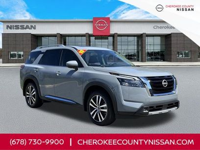 Certified 2025 Nissan Pathfinder Platinum w/ Lighting Package (N92)