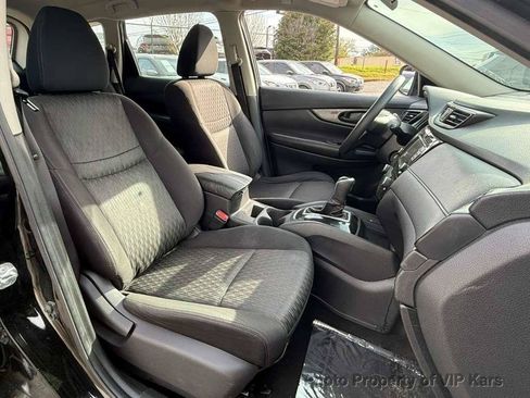 Used 2020 Nissan Rogue S FWD image 17