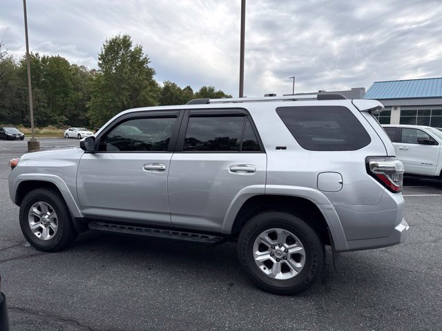 Used 2022 Toyota 4Runner SR5 AWD/4WD image 12